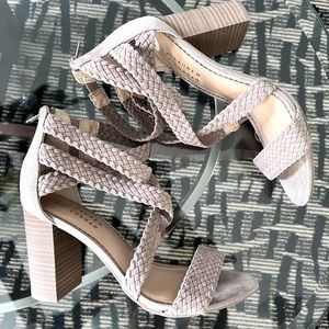 LC Lauren Conrad open toe strappy suede tan block heel sandals